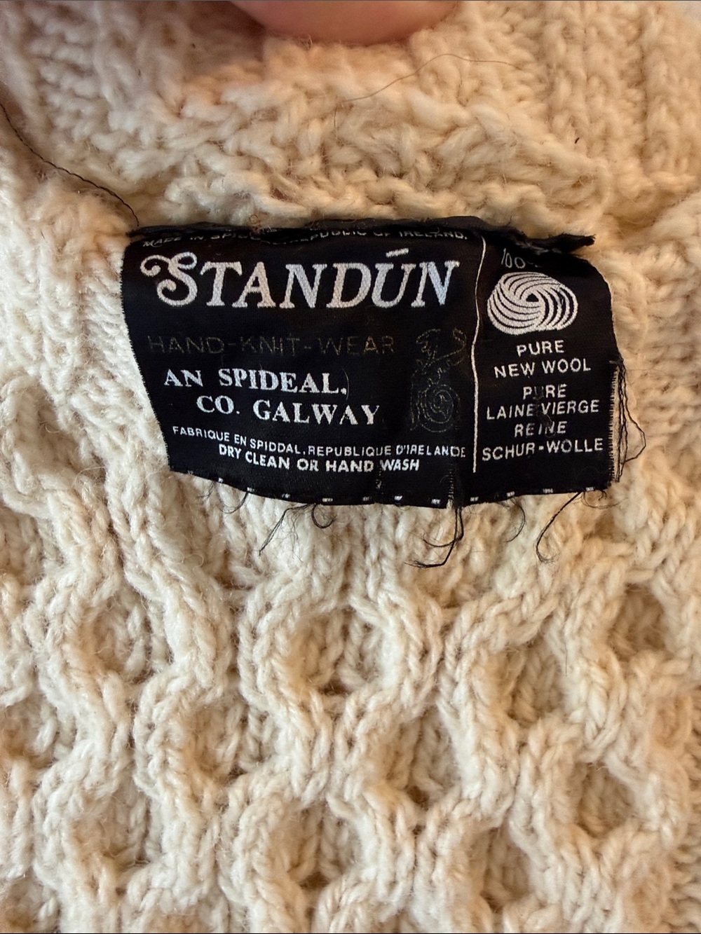 Standun Irish Galway Hand-Knit Chunky Cable Knit Sweater In Cream Xl View 3
